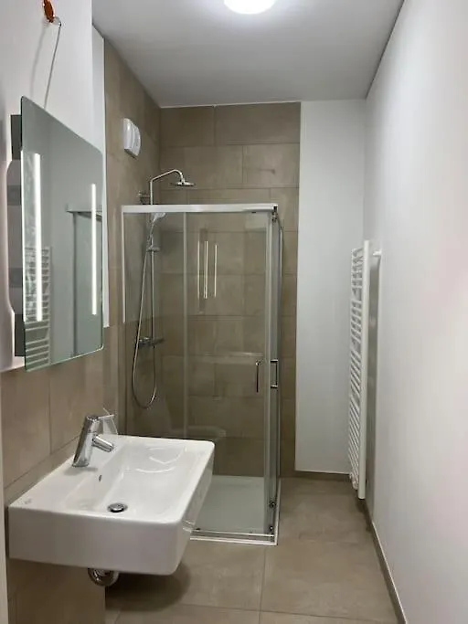 Three Bedroom Apartment In City Centre With A Grand Garden Frankfurt am Main Germany