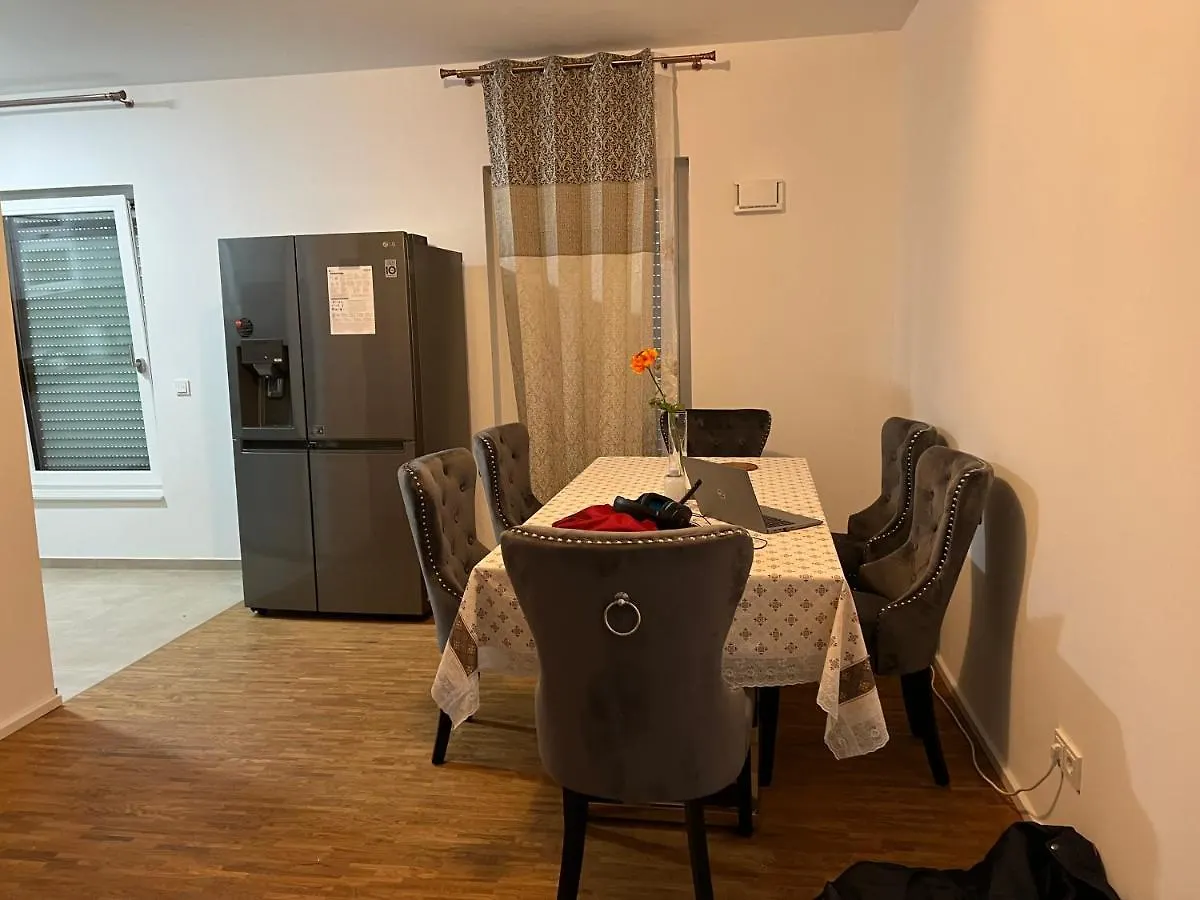 Three Bedroom Apartment In City Centre With A Grand Garden Frankfurt am Main Germany