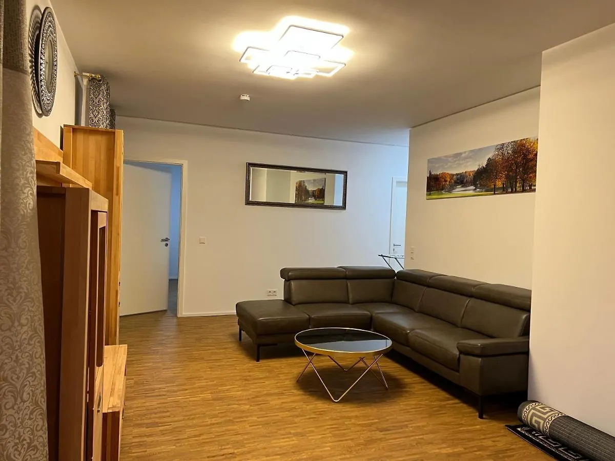 Three Bedroom Apartment In City Centre With A Grand Garden Frankfurt am Main